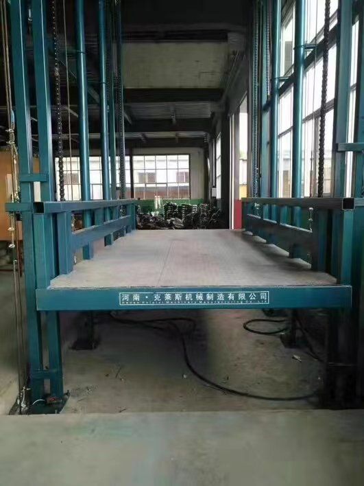 液壓升降作業(yè)平臺(tái)廠家講解不同類型升降平臺(tái)的區(qū)別和應(yīng)用